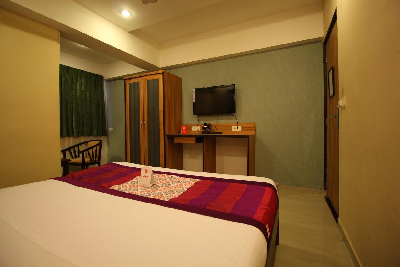 Oyo 8786 Hotel Maan Residency Ahmedabad Exteriör bild