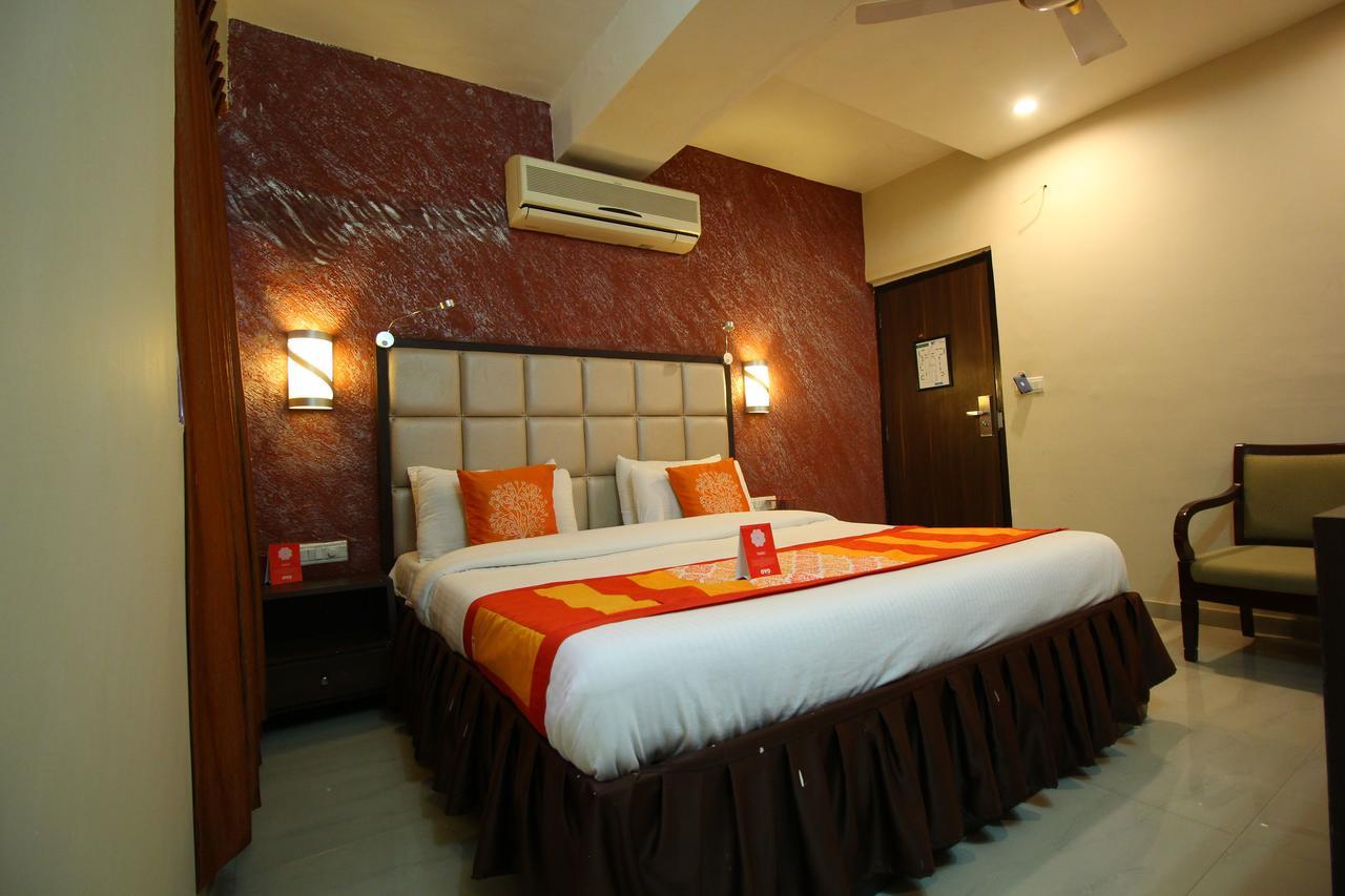 Oyo 8786 Hotel Maan Residency Ahmedabad Exteriör bild