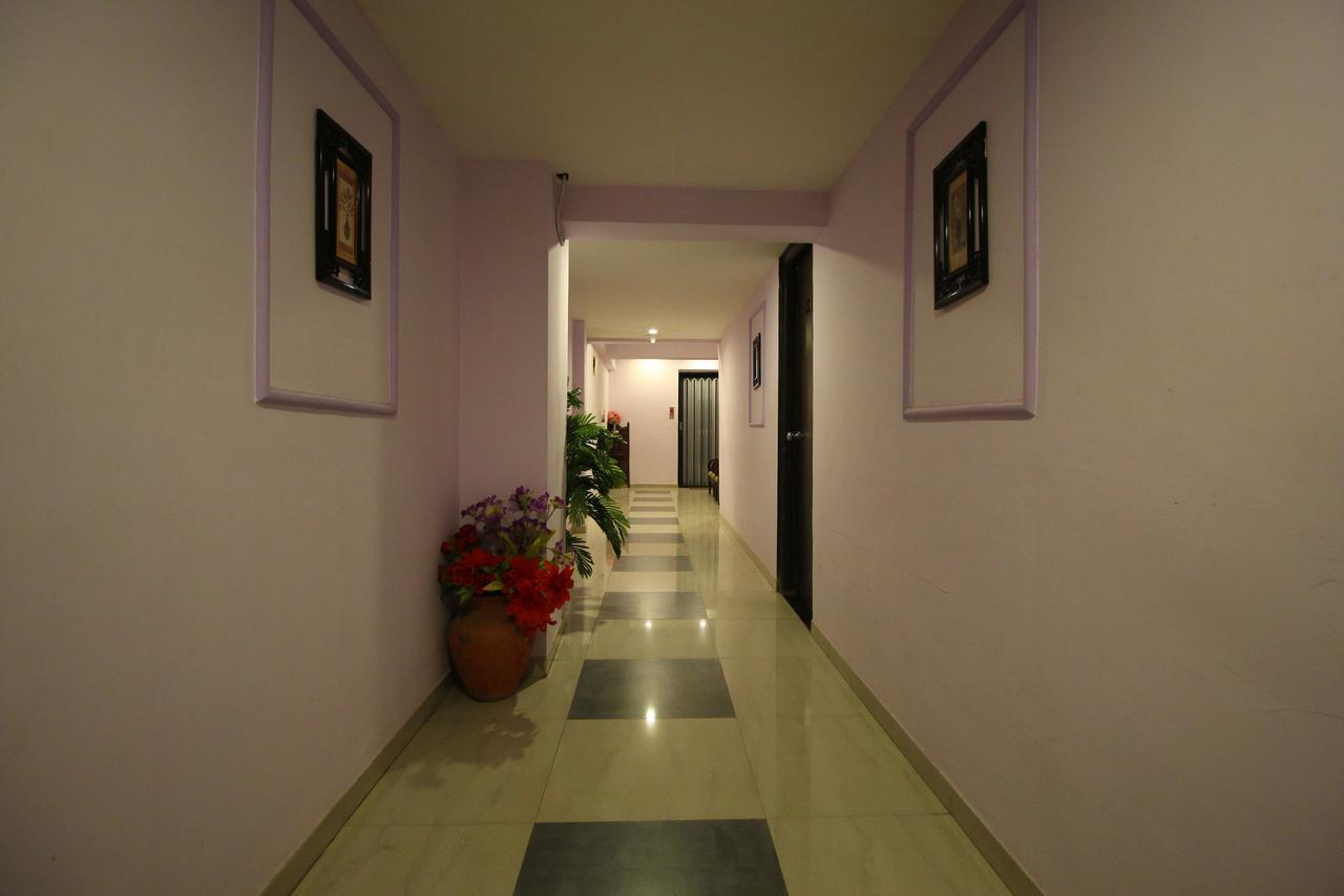 Oyo 8786 Hotel Maan Residency Ahmedabad Exteriör bild